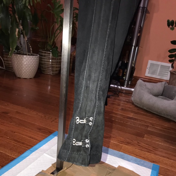 Real Suede Capris - Picture 3 of 8